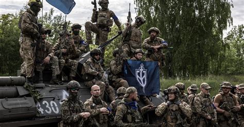 ukraine nazi group.